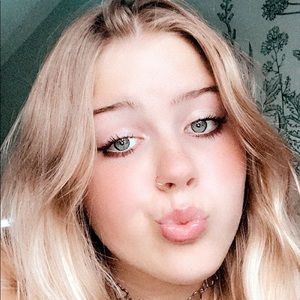 Meet your Posher, Emma Cox